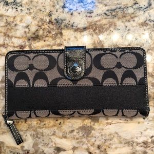 Coach wallet